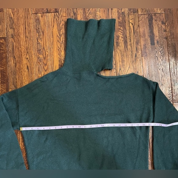 PAIGE Raudi Cold Shoulder Wool Blend Turtleneck Sweater in Dark Spruce Size M - Picture 5 of 10